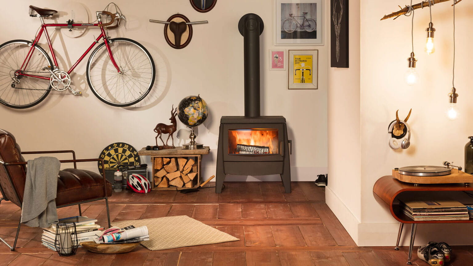 Отопительная печь Brunner Iron Dog 7 в интерьере